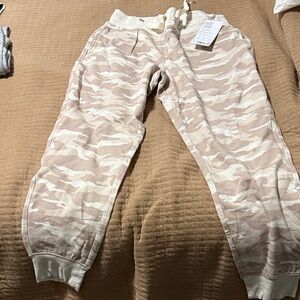 Athleta Cream and Tan Camouflage Joggers